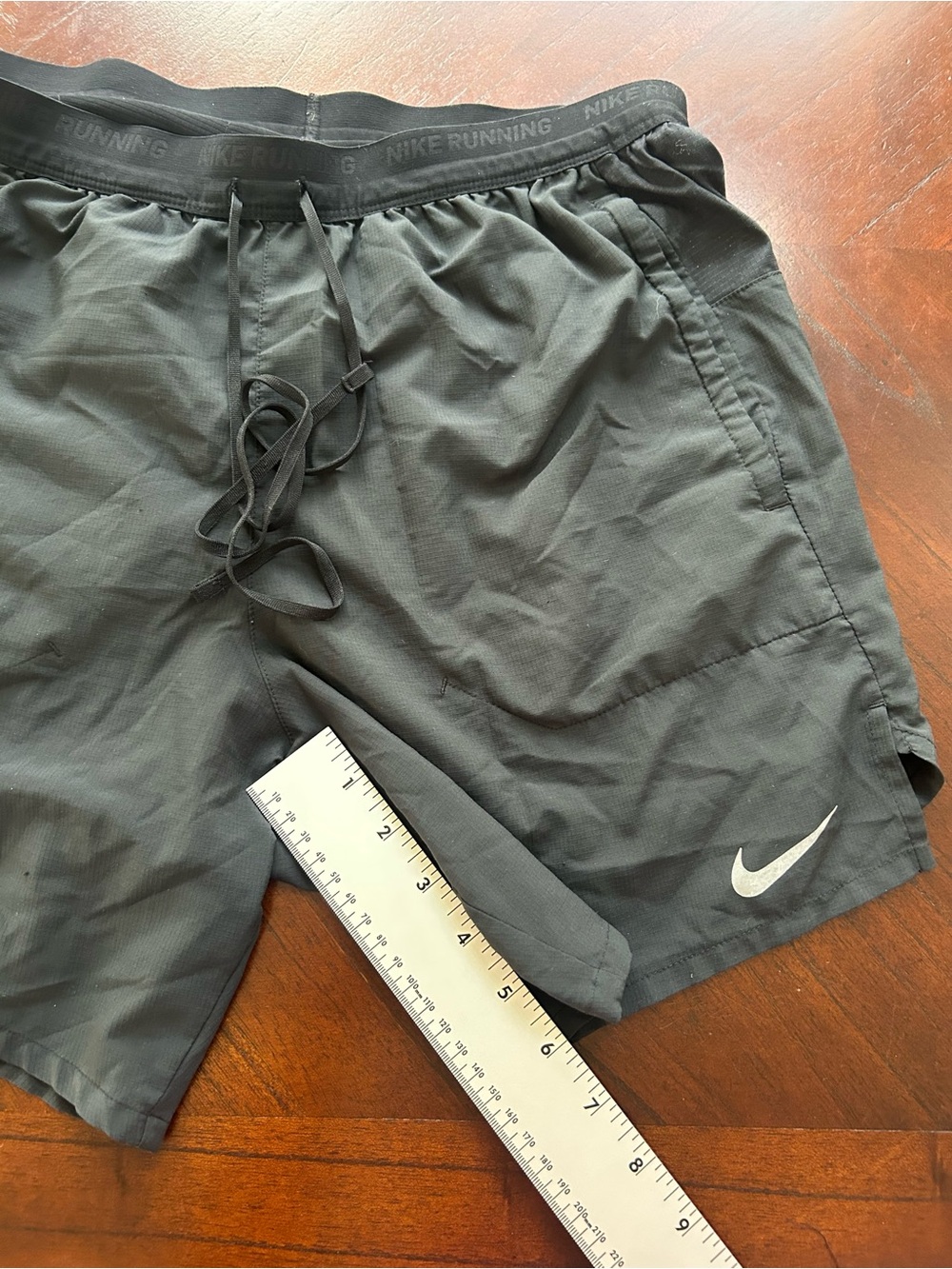 Nike Men's Dark black Athletic Running Shorts with Reflective Swoosh size M - Picture 4 of 8
